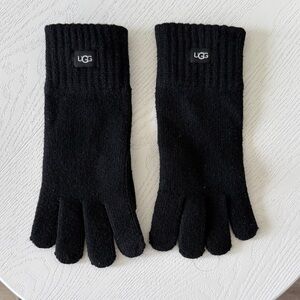 UGG Classic Black Wool Gloves